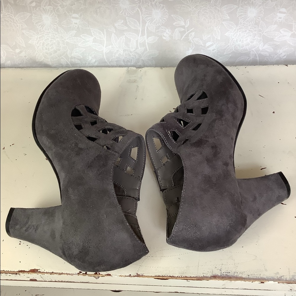Grey Booties - Picture 7 of 7